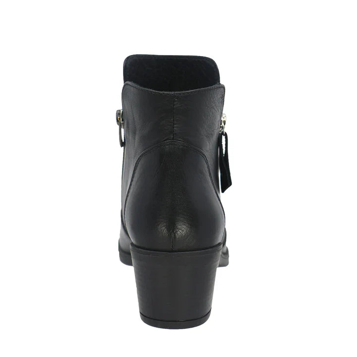 Everly - Olivia Black