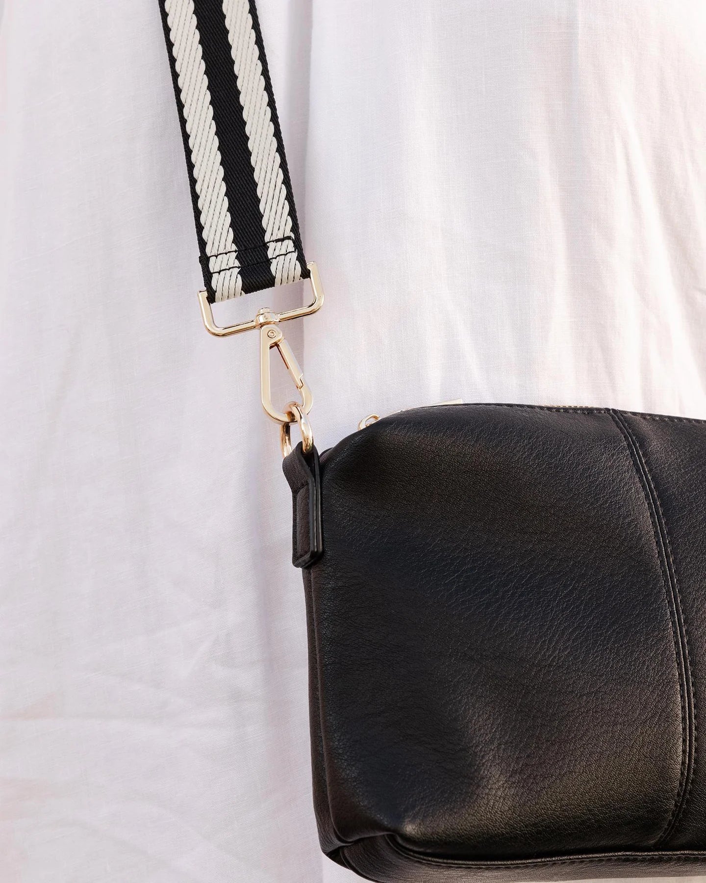 Louenhide - Daisy Stripe Crossbody Black