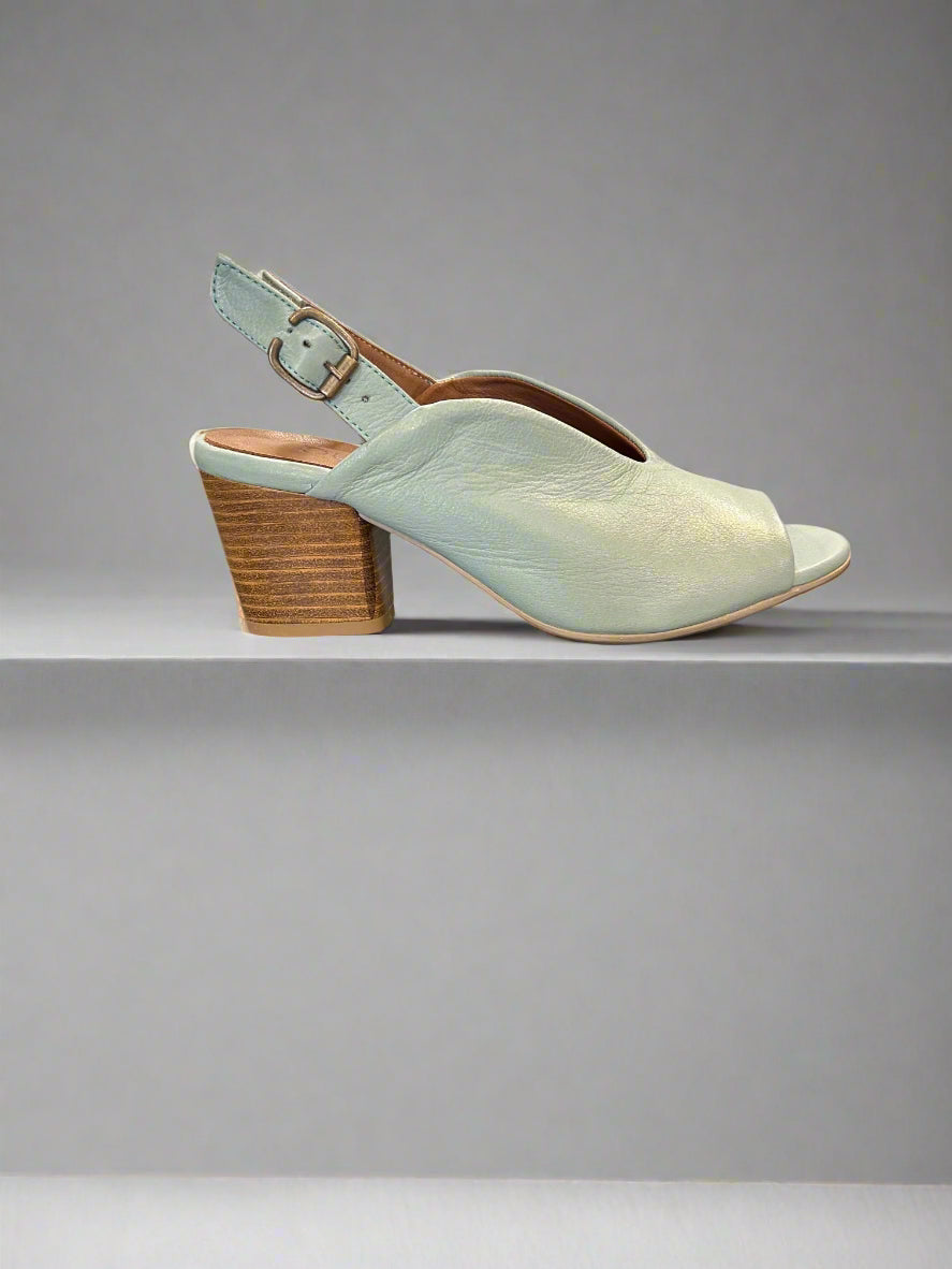 Bueno - Claire Pale Green