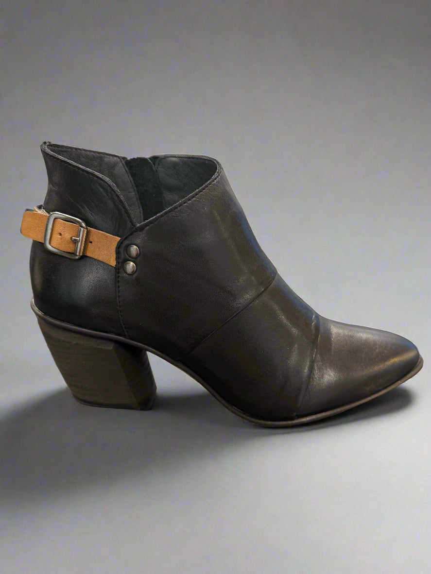 Miz Mooz - Jazzie Black