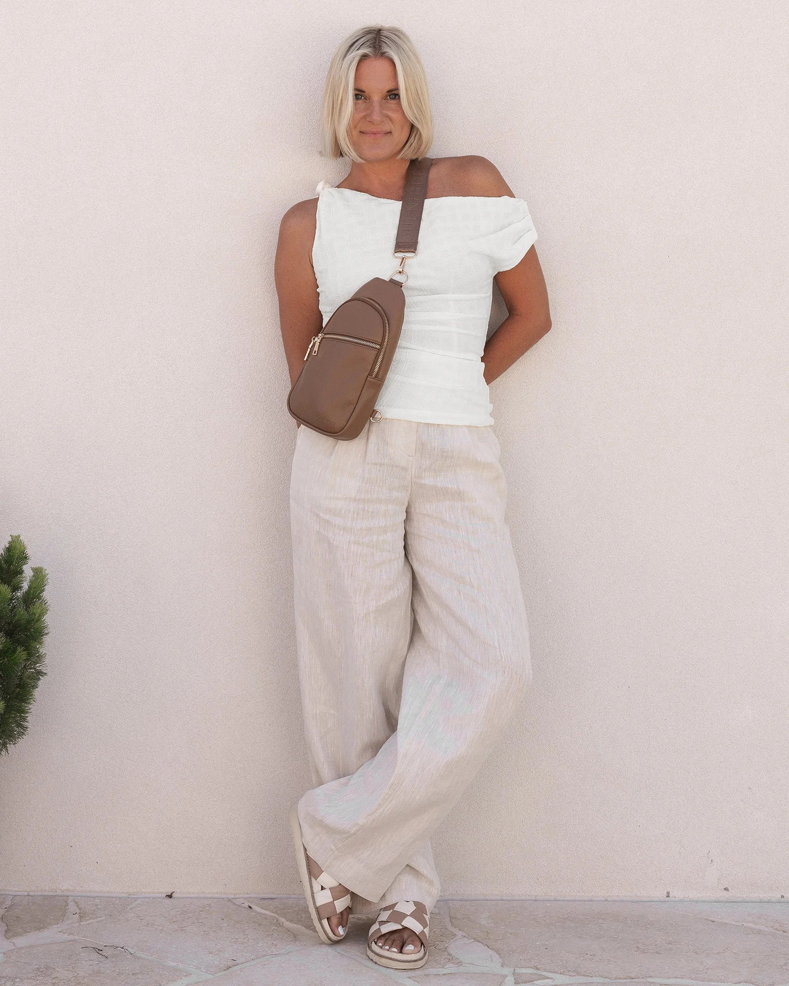 Louenhide - Bella Sling Bag Caramel