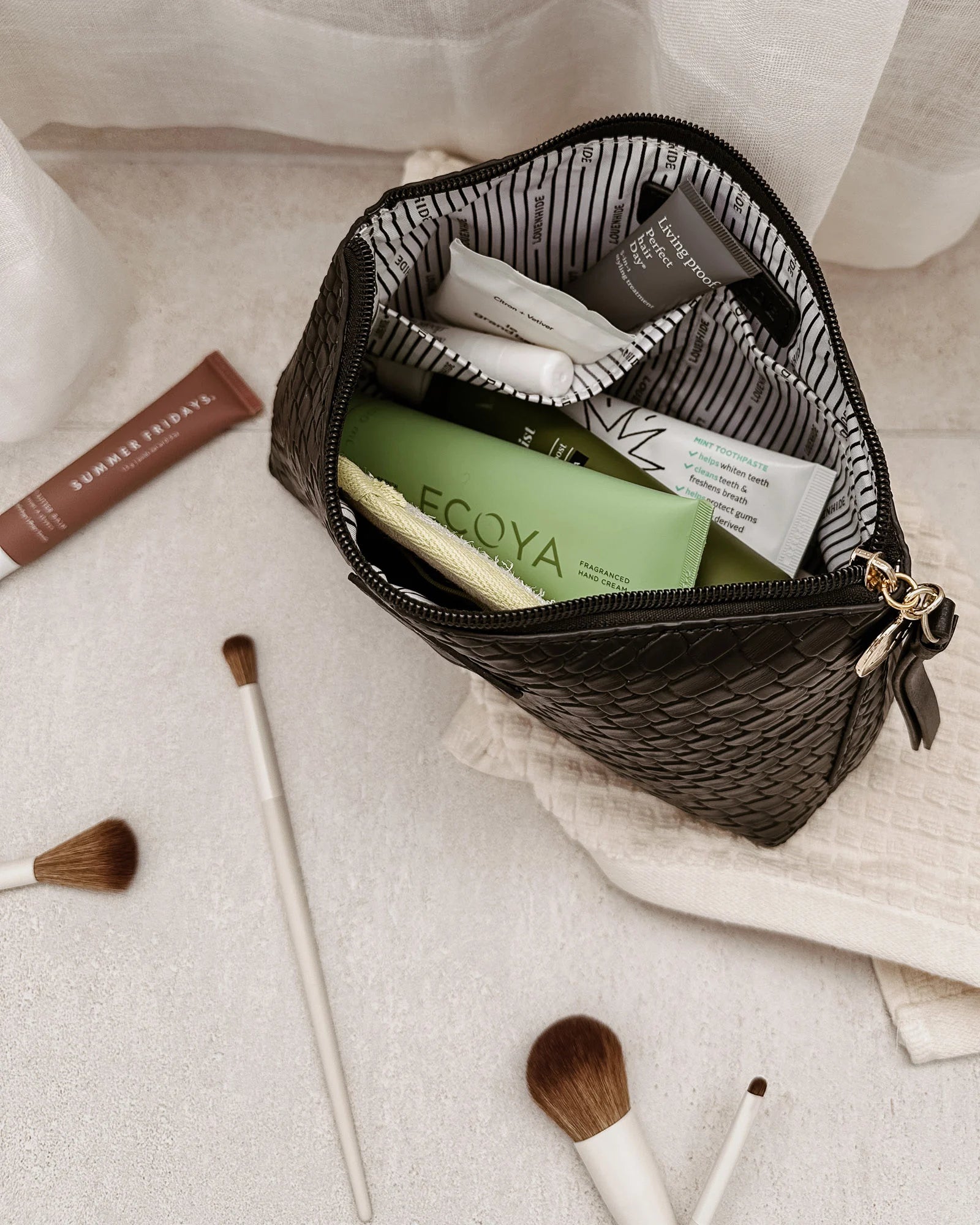 Louenhide - Carlo Black