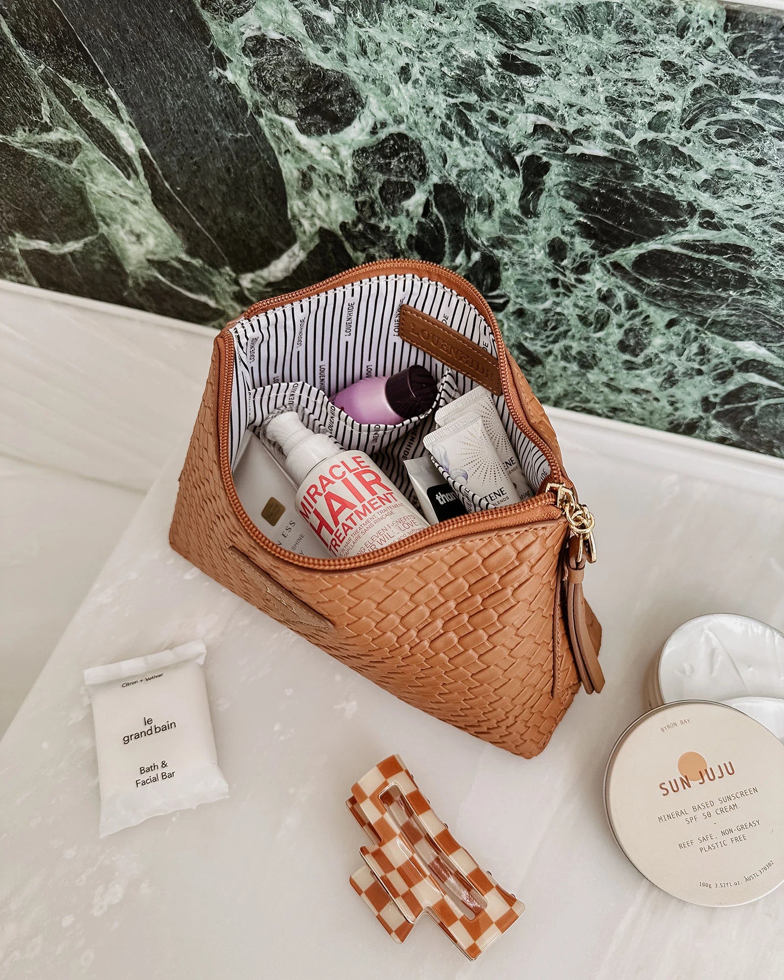 Louenhide - Carlo Caramel