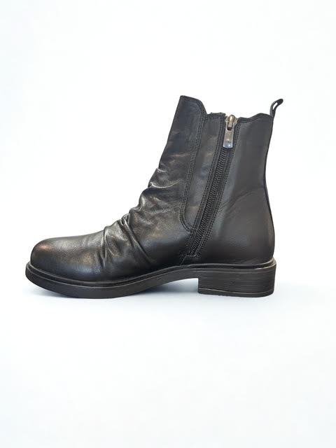 Everly - Helana Black