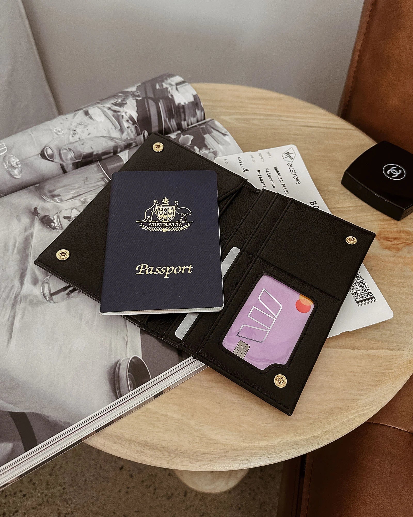 Louenhide - Venice Passport Holder Black