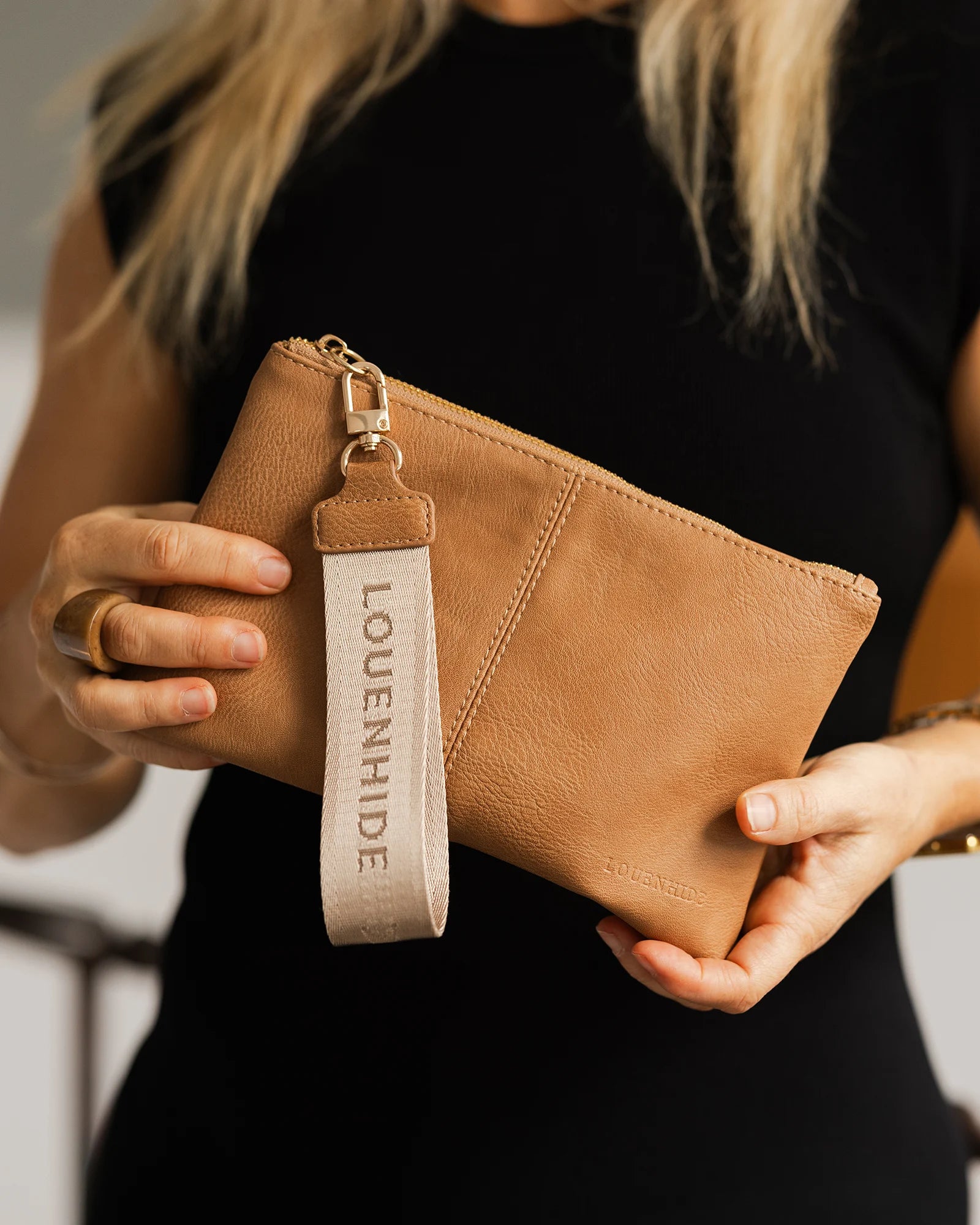 Louenhide - Mimi Wristlet Camel