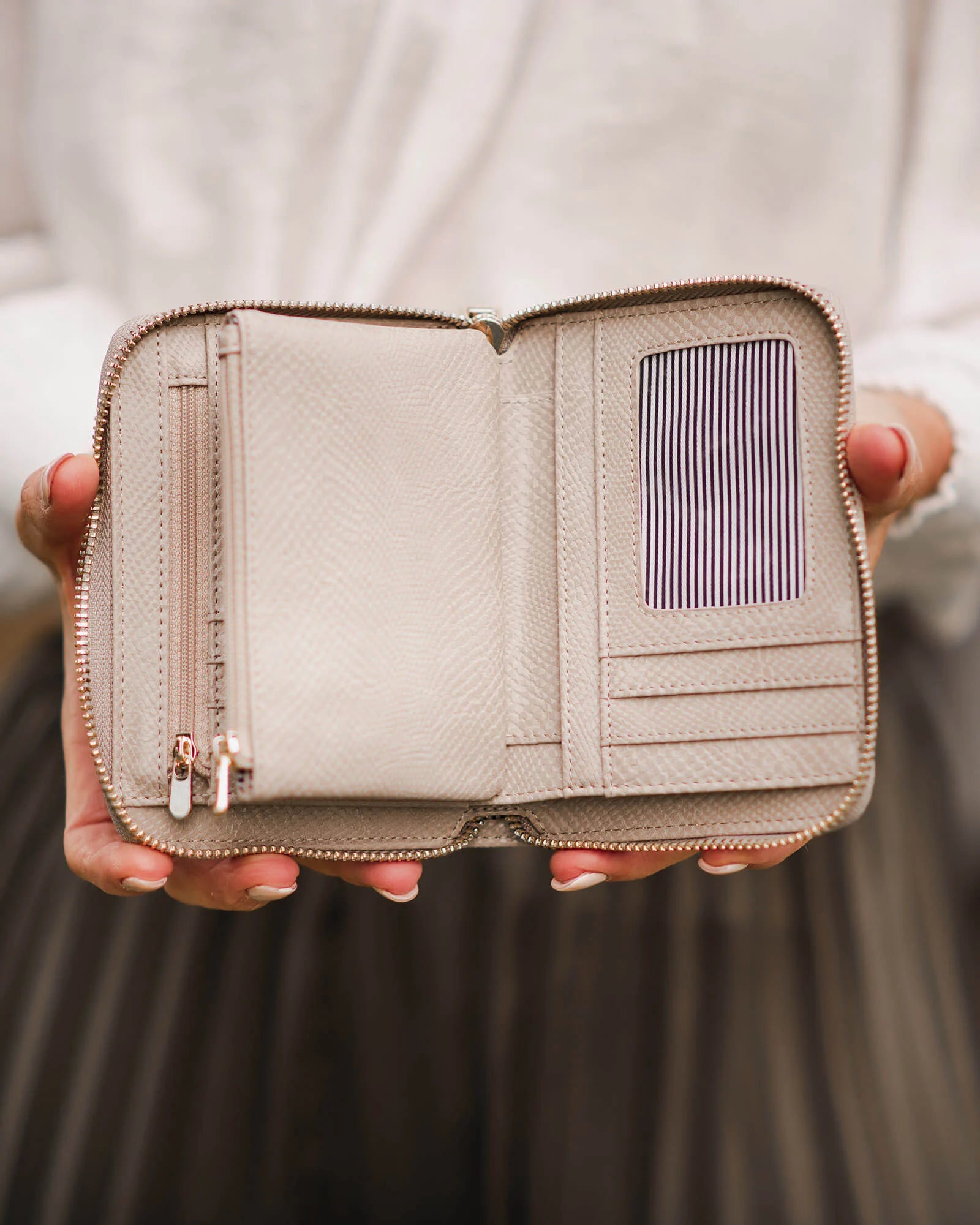 Louenhide - Eden Wallet Lizard Stone