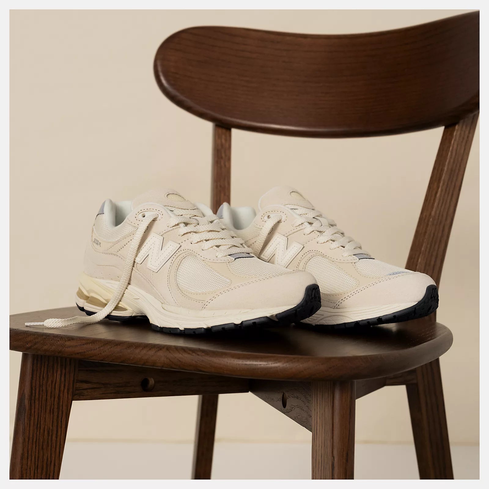 New Balance - 2002R Beige