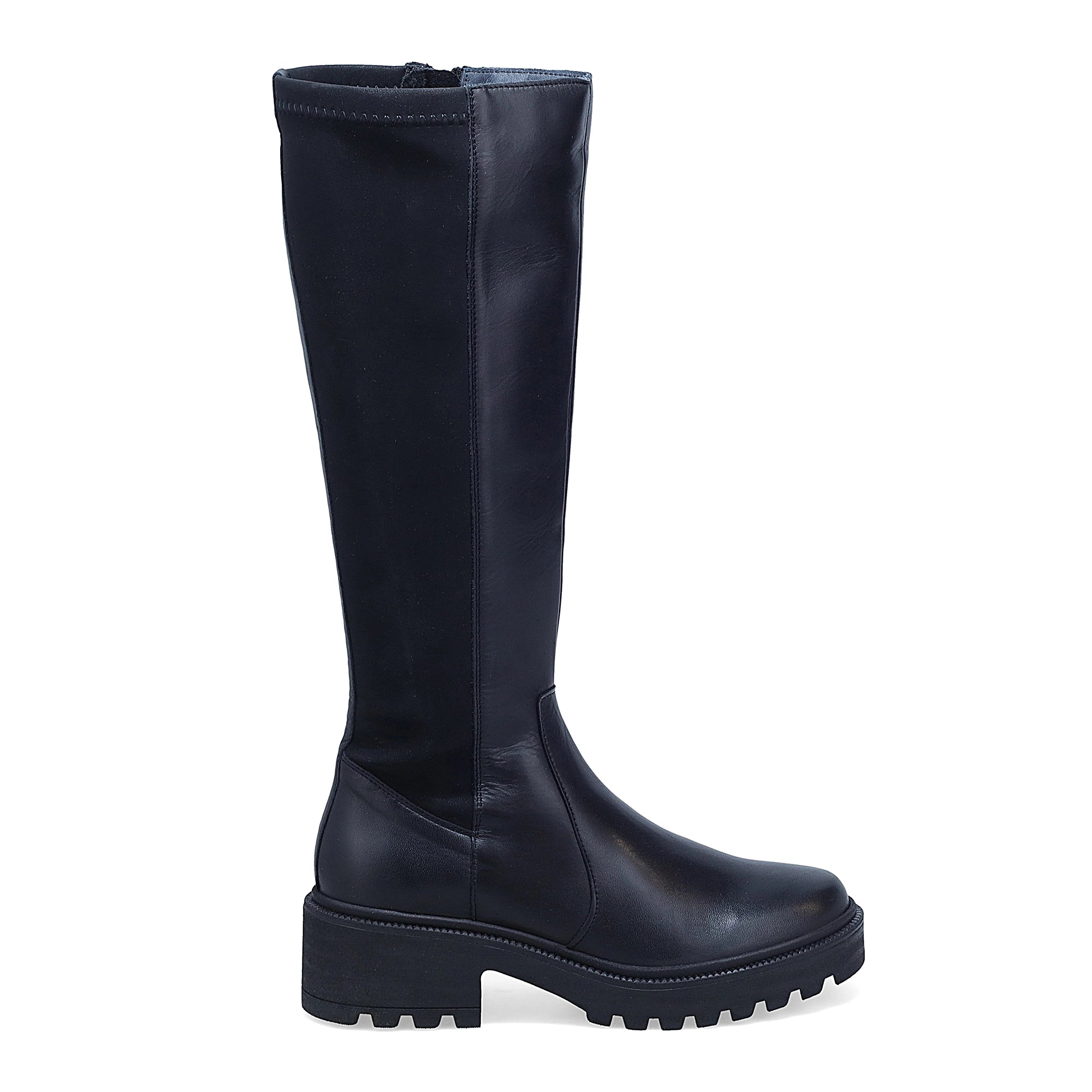 Miz Mooz - Serina Black